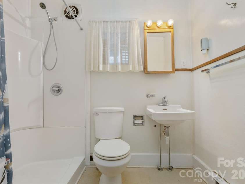 484 Yancey Road, Marion, NC 28752.  MLS# CAR4379221, YatesRealty ID 26592. 