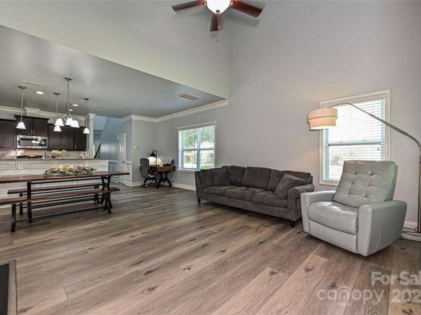 8524 Loxton Circle, Charlotte, NC 28214.  MLS# CAR4275017, YatesRealty ID 26592. 