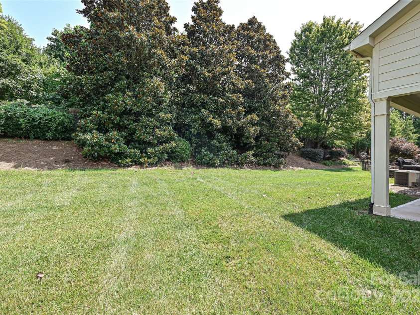 8524 Loxton Circle, Charlotte, NC 28214.  MLS# CAR4275017, YatesRealty ID 26592. 