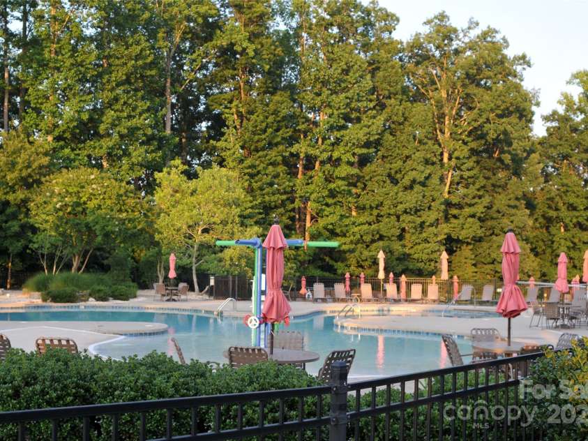 8524 Loxton Circle, Charlotte, NC 28214.  MLS# CAR4275017, YatesRealty ID 26592. Outdoor pools