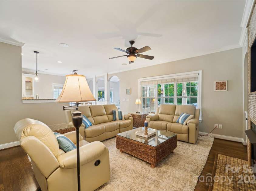 1237 Saint Johns Avenue, Matthews, NC 28104.  MLS# CAR4273618, YatesRealty ID 26593. 