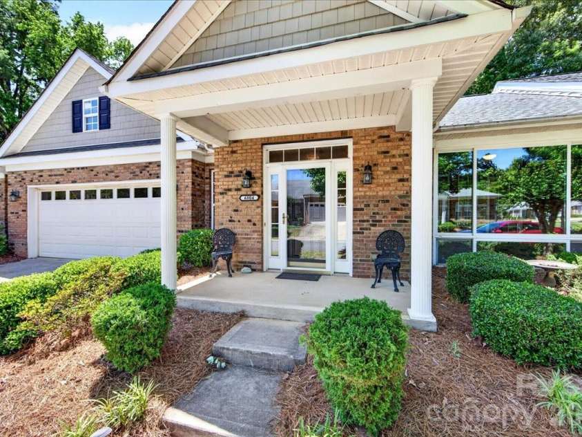 6804 Cinnamon Circle, Mint Hill, NC 28227.  MLS# CAR4382458, YatesRealty ID 26593. 