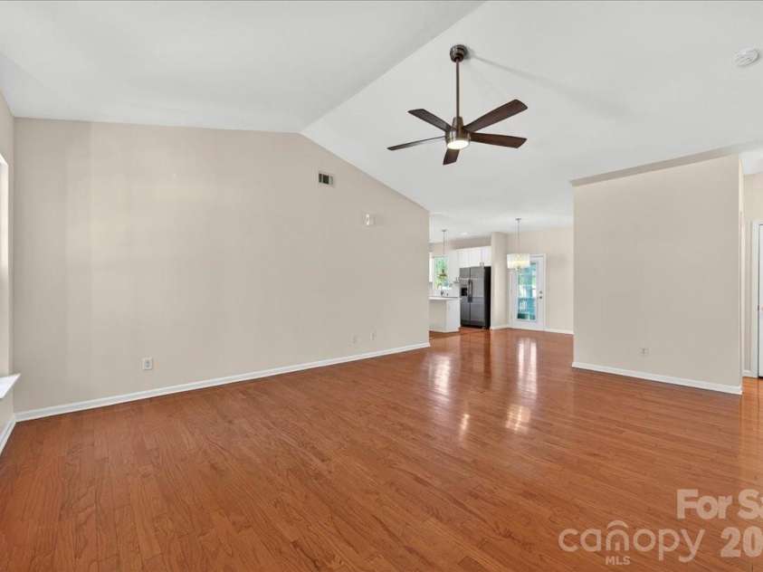 6804 Cinnamon Circle, Mint Hill, NC 28227.  MLS# CAR4382458, YatesRealty ID 26593. 