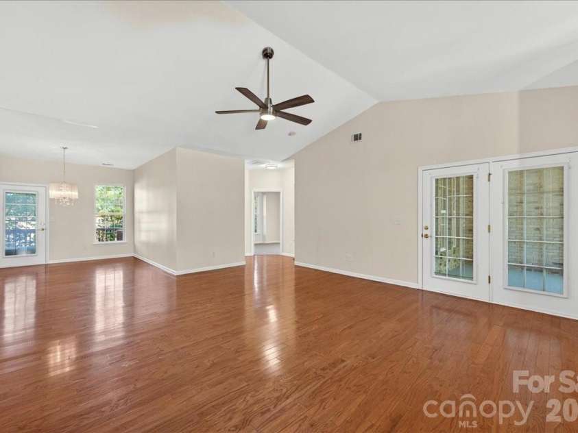 6804 Cinnamon Circle, Mint Hill, NC 28227.  MLS# CAR4382458, YatesRealty ID 26593. 
