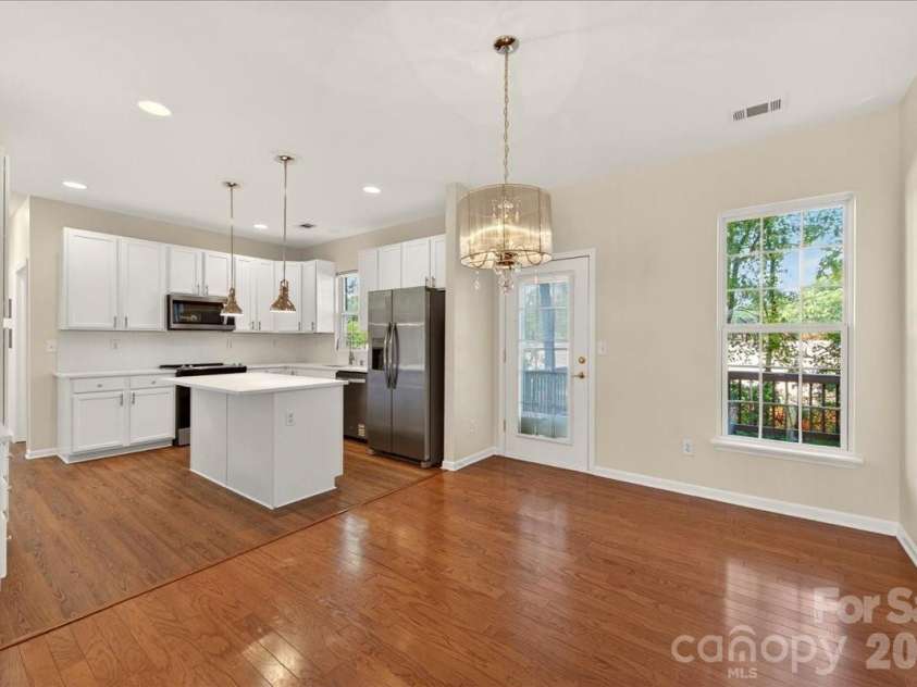 6804 Cinnamon Circle, Mint Hill, NC 28227.  MLS# CAR4382458, YatesRealty ID 26593. 