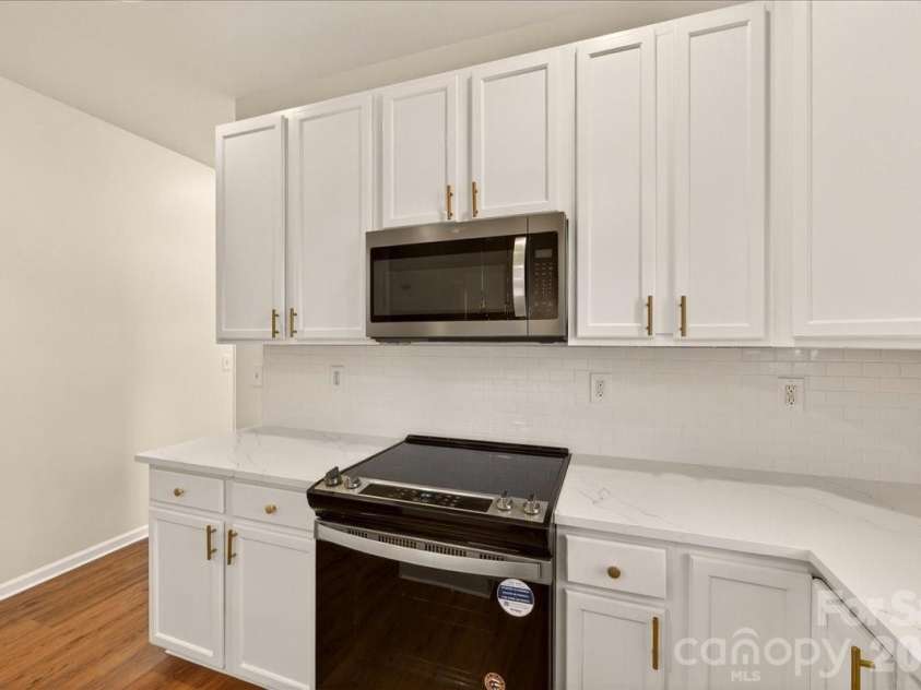 6804 Cinnamon Circle, Mint Hill, NC 28227.  MLS# CAR4382458, YatesRealty ID 26593. 