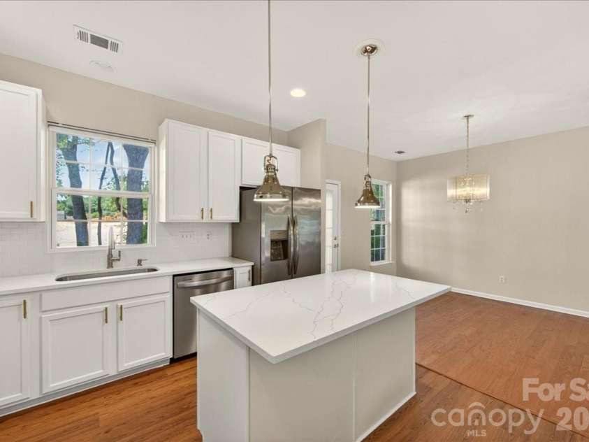 6804 Cinnamon Circle, Mint Hill, NC 28227.  MLS# CAR4382458, YatesRealty ID 26593. 