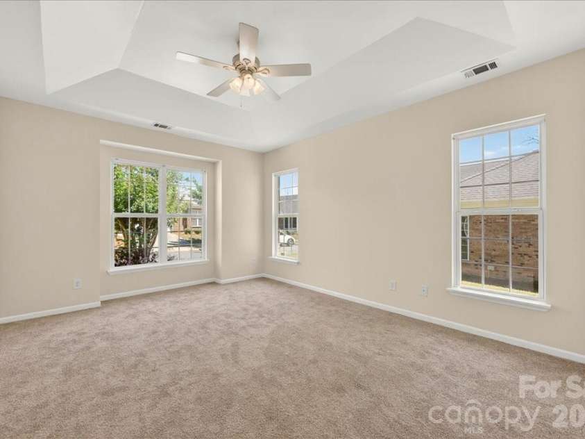 6804 Cinnamon Circle, Mint Hill, NC 28227.  MLS# CAR4382458, YatesRealty ID 26593. 
