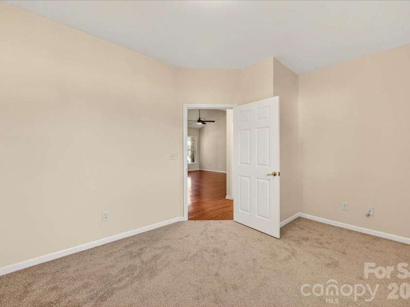 6804 Cinnamon Circle, Mint Hill, NC 28227.  MLS# CAR4382458, YatesRealty ID 26593. 