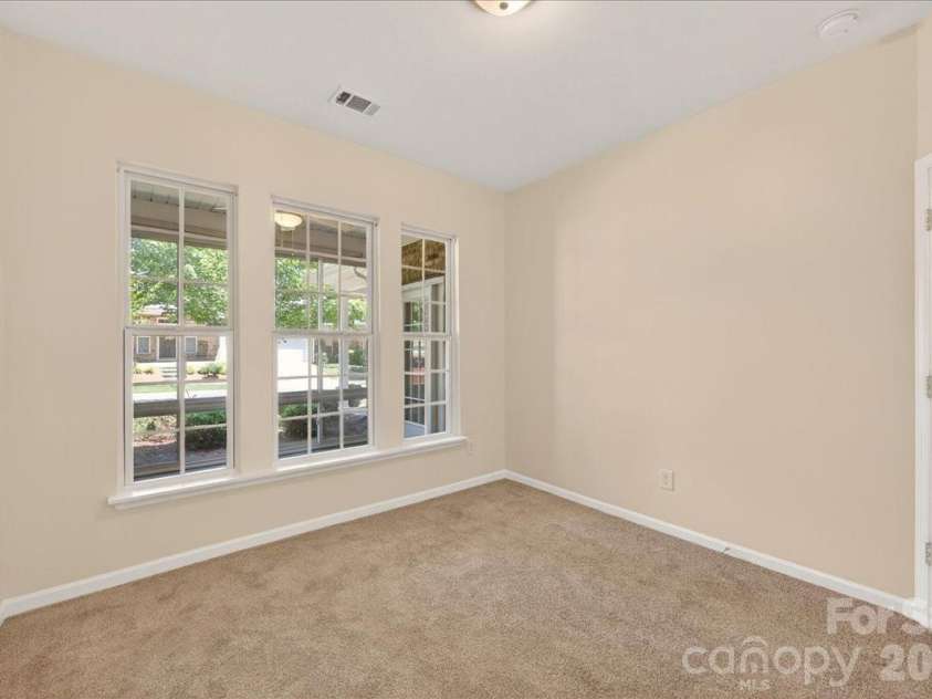 6804 Cinnamon Circle, Mint Hill, NC 28227.  MLS# CAR4382458, YatesRealty ID 26593. 