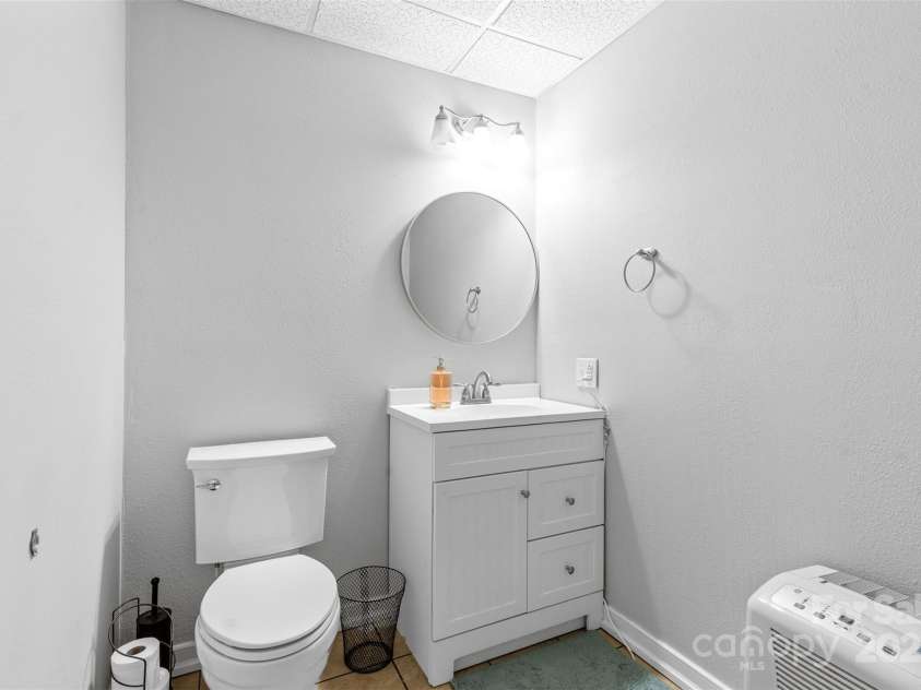 185 Greens Road, Granite Falls, NC 28630.  MLS# CAR4275528, YatesRealty ID 26594. Basement Full Bathroom