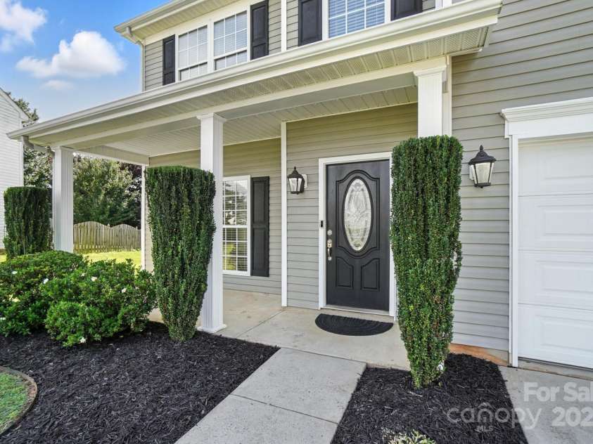 2335 Big Pine Drive, Matthews, NC 28105.  MLS# CAR4282769, YatesRealty ID 26595. 