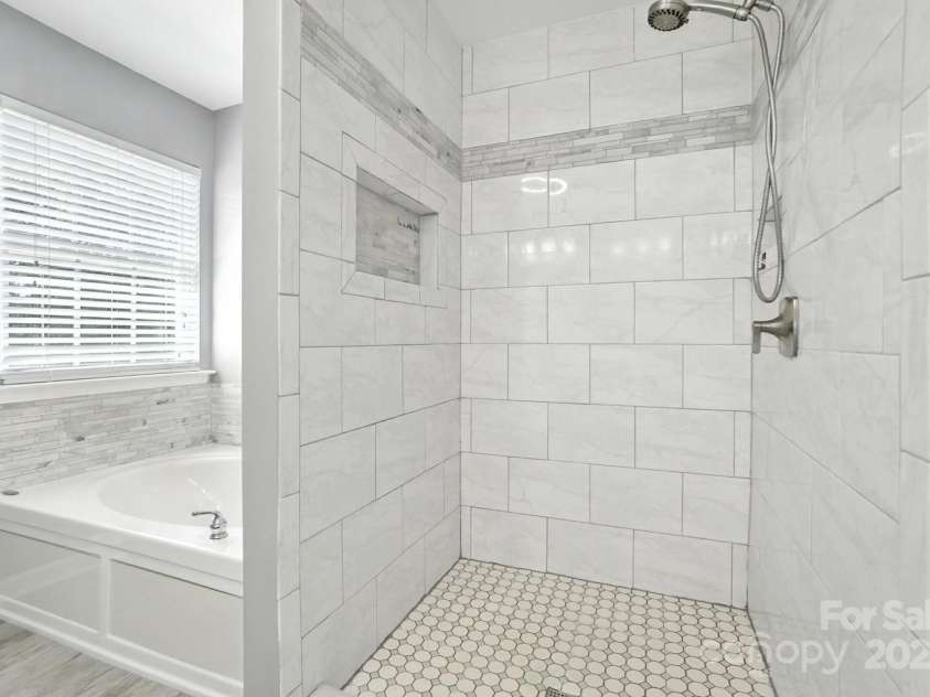 2335 Big Pine Drive, Matthews, NC 28105.  MLS# CAR4282769, YatesRealty ID 26595. 