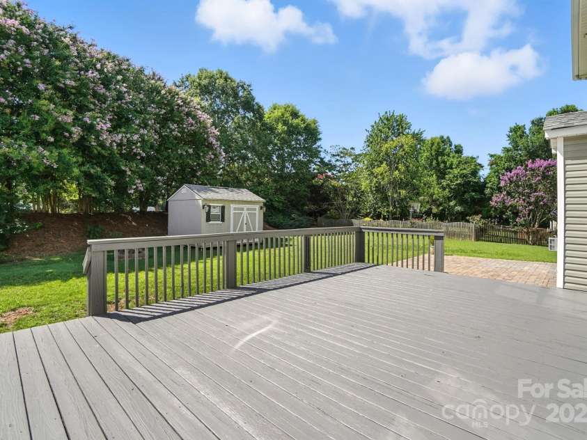 2335 Big Pine Drive, Matthews, NC 28105.  MLS# CAR4282769, YatesRealty ID 26595. 