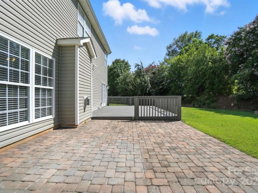 2335 Big Pine Drive, Matthews, NC 28105.  MLS# CAR4282769, YatesRealty ID 26595. 