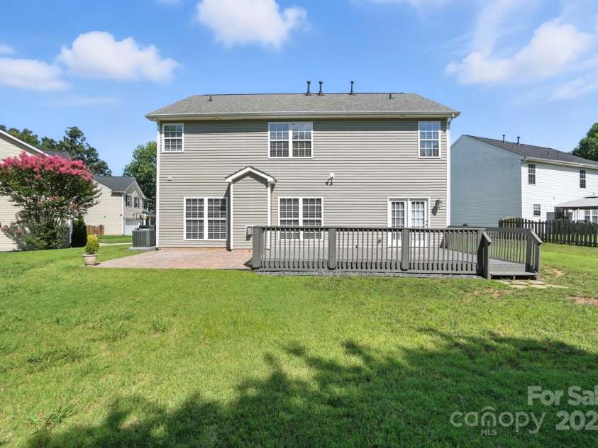 2335 Big Pine Drive, Matthews, NC 28105.  MLS# CAR4282769, YatesRealty ID 26595. 