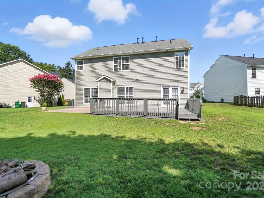 2335 Big Pine Drive, Matthews, NC 28105.  MLS# CAR4282769, YatesRealty ID 26595. 