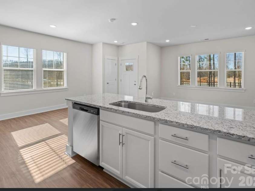 499 Shasta Street, Gastonia, NC 28052.  MLS# CAR4338233, YatesRealty ID 26596. Chatham Open Gourmet Kitchen