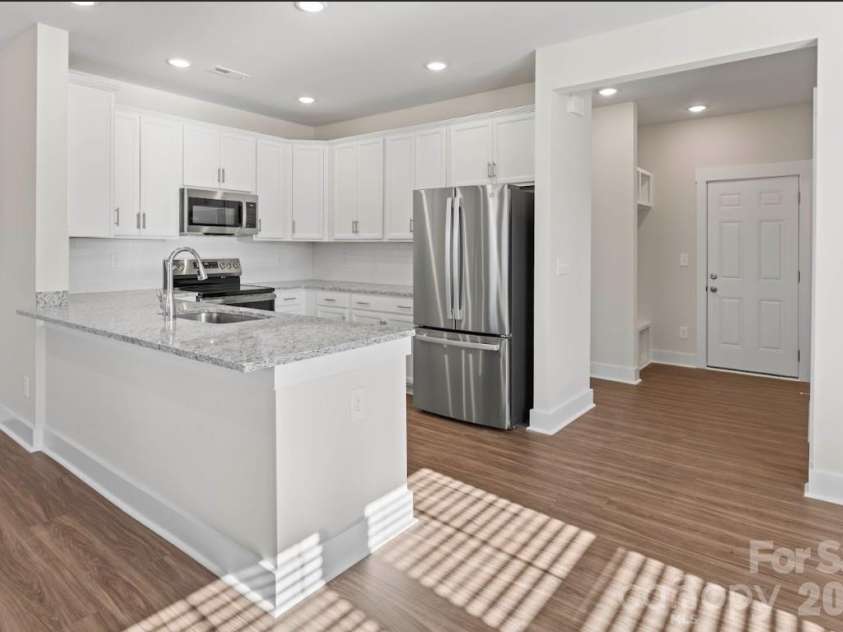 499 Shasta Street, Gastonia, NC 28052.  MLS# CAR4338233, YatesRealty ID 26596. Chatham Open Gourmet Kitchen/Breakfast Bar