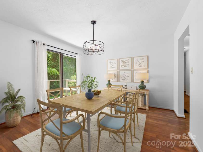 9 Baker Drive, Asheville, NC 28806.  MLS# CAR4280209, YatesRealty ID 26596. 