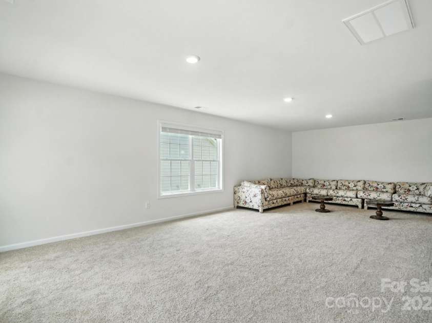 2421 Napa Terrace, Clover, SC 29710.  MLS# CAR4279564, YatesRealty ID 26599. Bonus Room