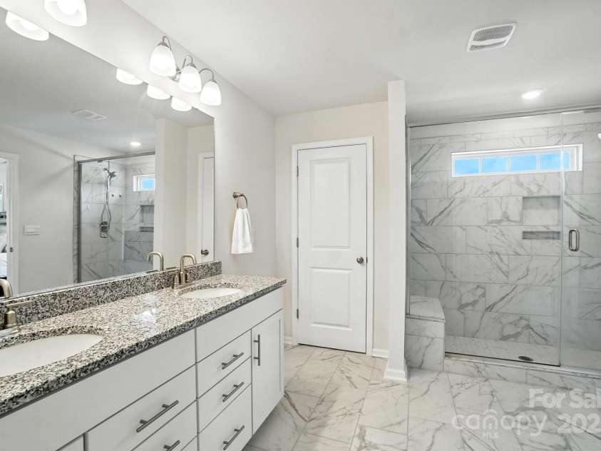 2421 Napa Terrace, Clover, SC 29710.  MLS# CAR4279564, YatesRealty ID 26599. Primary Bathroom