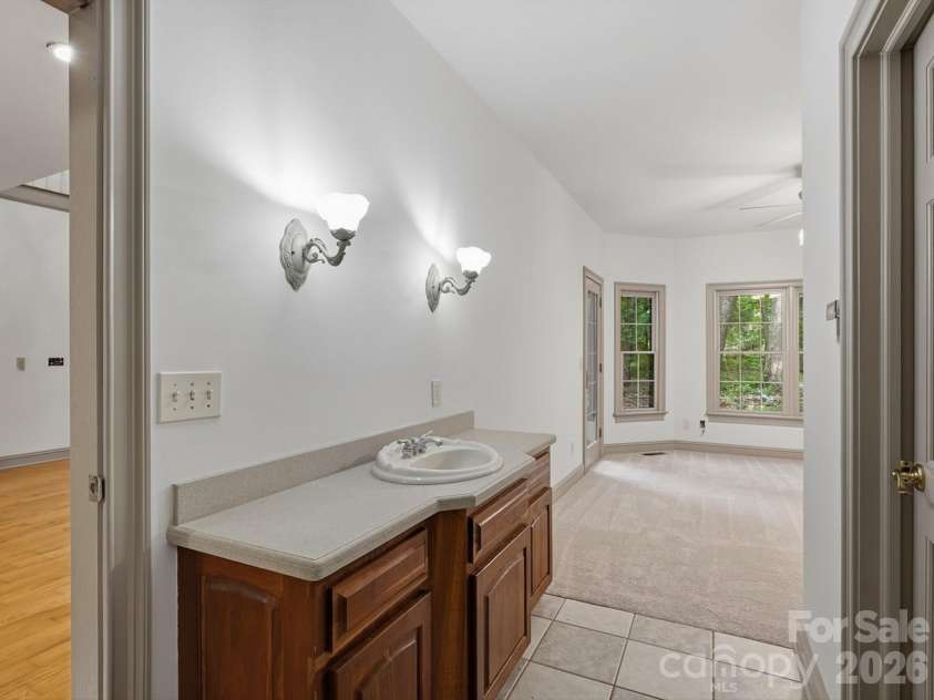 6717 Mccain Boulevard, Waxhaw, NC 28173.  MLS# CAR4372669, YatesRealty ID 26599. Entry to primary bedroom