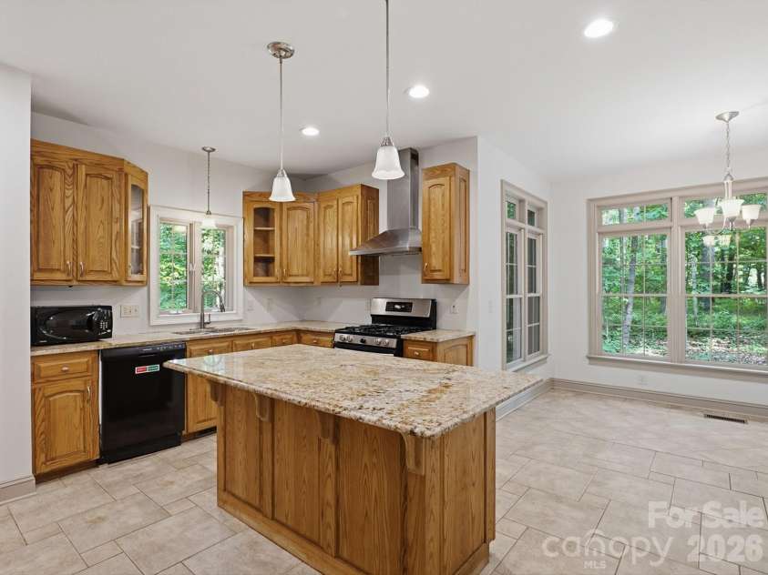 6717 Mccain Boulevard, Waxhaw, NC 28173.  MLS# CAR4372669, YatesRealty ID 26599. Kitchen