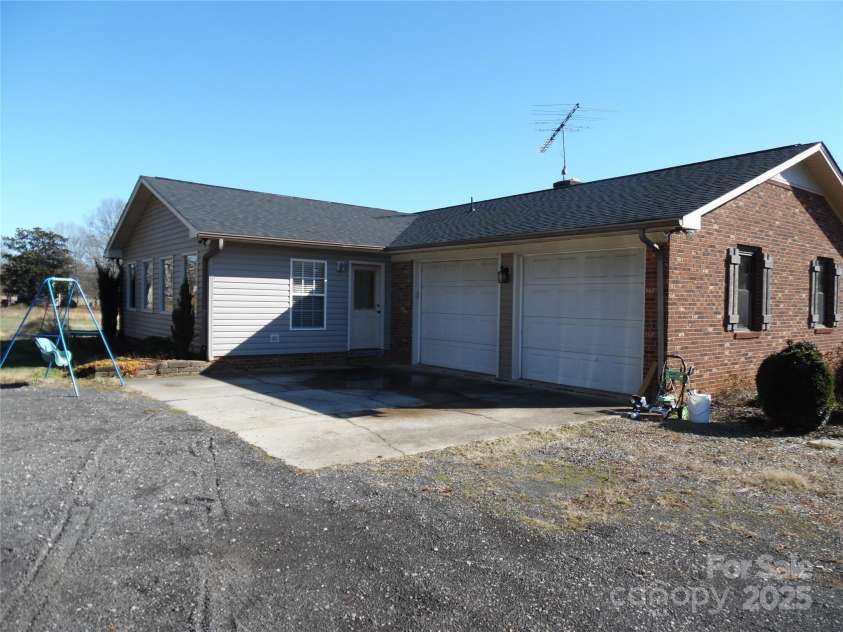 3857 Buffalo Shoals Road, Maiden, NC 28650.  MLS# CAR4330747, YatesRealty ID 2660. 