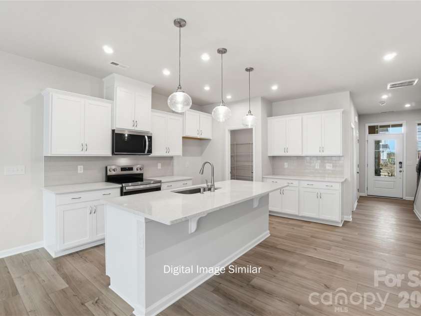 6037 Mallow Crossing Lane, Charlotte, NC 28213.  MLS# CAR4376263, YatesRealty ID 26601. 
