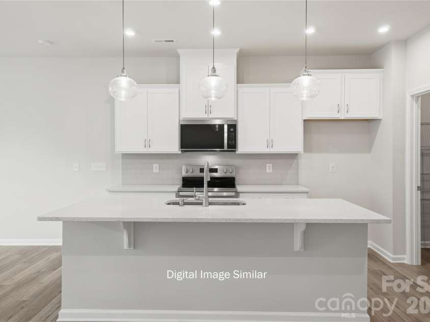 6037 Mallow Crossing Lane, Charlotte, NC 28213.  MLS# CAR4376263, YatesRealty ID 26601. 
