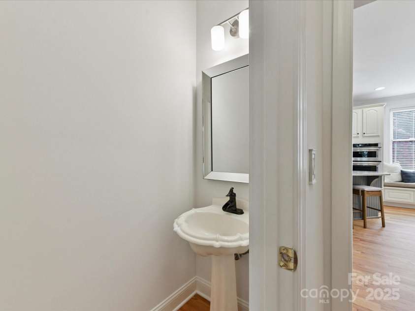 5434 Shoal Brook Court, Charlotte, NC 28277.  MLS# CAR4280902, YatesRealty ID 26602. Powder Room