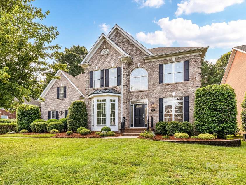 5434 Shoal Brook Court, Charlotte, NC 28277.  MLS# CAR4280902, YatesRealty ID 26602. Welcome Home!