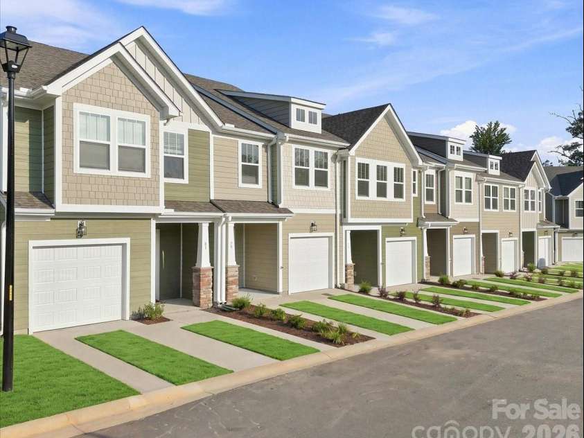 79 Moon Haven Way, Arden, NC 28704.  MLS# CAR4380937, YatesRealty ID 26602. 