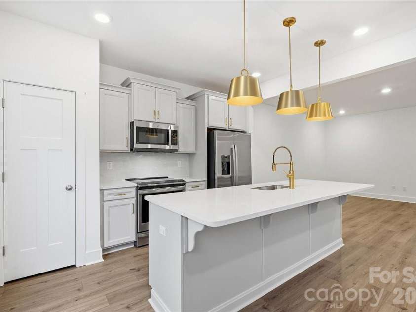 79 Moon Haven Way, Arden, NC 28704.  MLS# CAR4380937, YatesRealty ID 26602. 