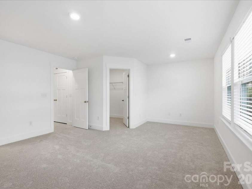 79 Moon Haven Way, Arden, NC 28704.  MLS# CAR4380937, YatesRealty ID 26602. 