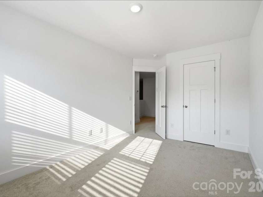 79 Moon Haven Way, Arden, NC 28704.  MLS# CAR4380937, YatesRealty ID 26602. 