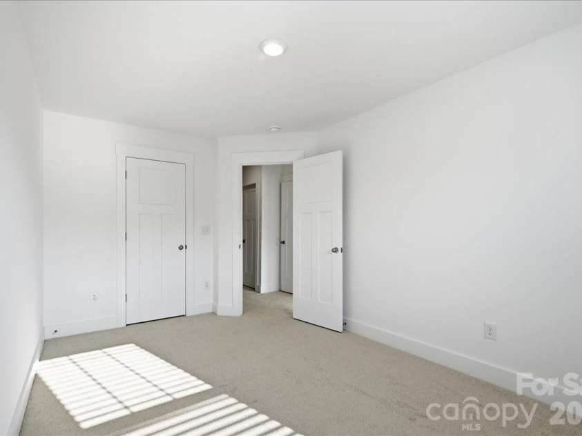 79 Moon Haven Way, Arden, NC 28704.  MLS# CAR4380937, YatesRealty ID 26602. 