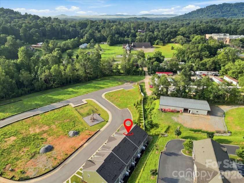 79 Moon Haven Way, Arden, NC 28704.  MLS# CAR4380937, YatesRealty ID 26602. 