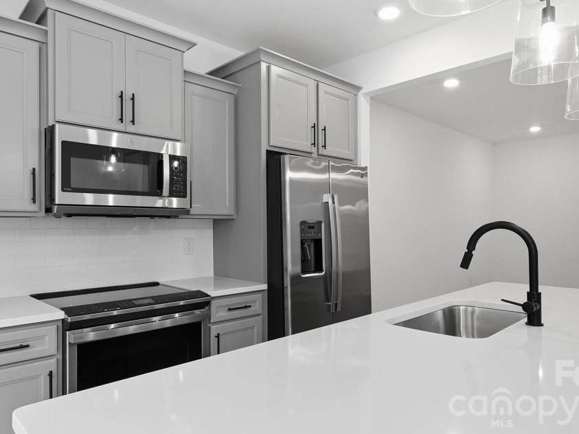 77 Moon Haven Way, Arden, NC 28704.  MLS# CAR4386593, YatesRealty ID 26604. 