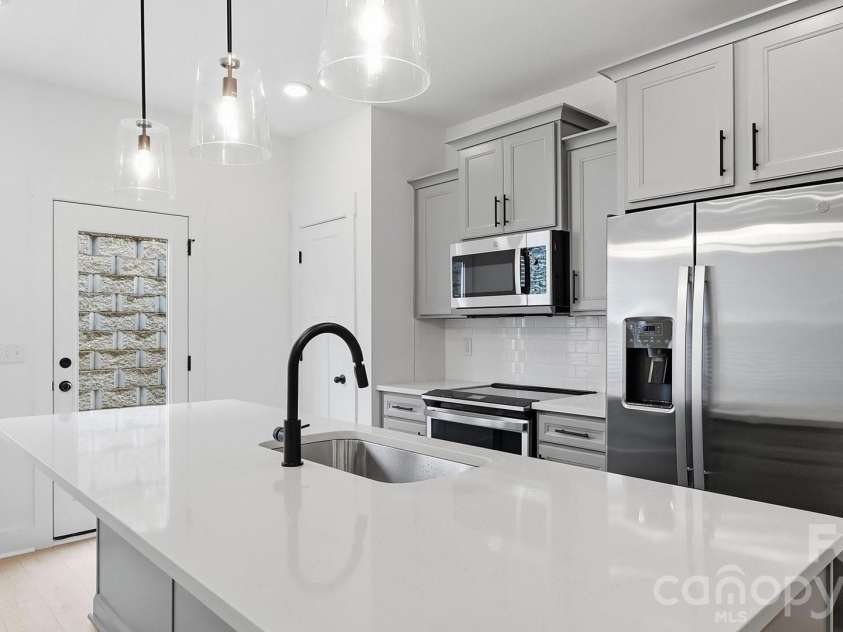 77 Moon Haven Way, Arden, NC 28704.  MLS# CAR4386593, YatesRealty ID 26604. 