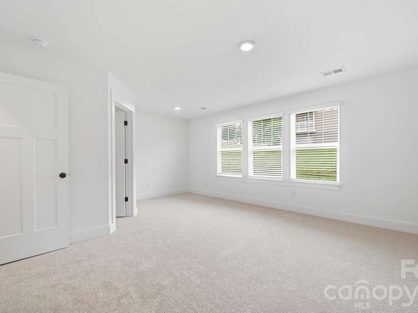 77 Moon Haven Way, Arden, NC 28704.  MLS# CAR4386593, YatesRealty ID 26604. 