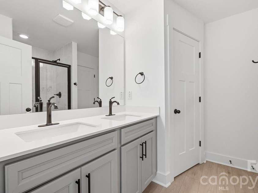 77 Moon Haven Way, Arden, NC 28704.  MLS# CAR4386593, YatesRealty ID 26604. 