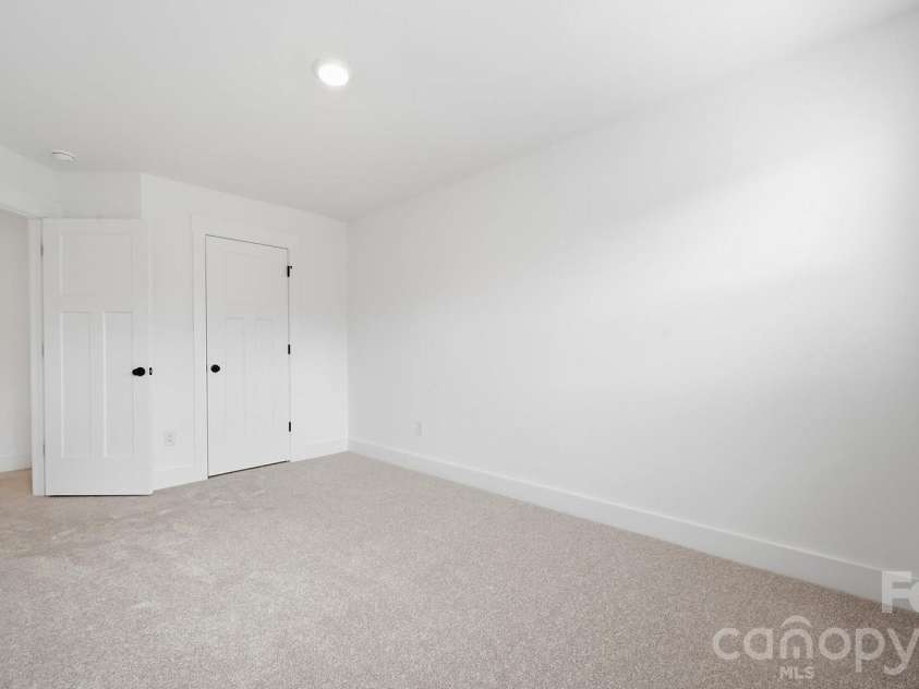 77 Moon Haven Way, Arden, NC 28704.  MLS# CAR4386593, YatesRealty ID 26604. 