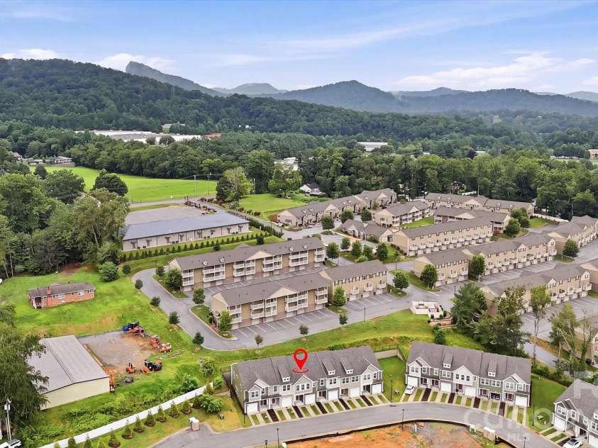 77 Moon Haven Way, Arden, NC 28704.  MLS# CAR4386593, YatesRealty ID 26604. 