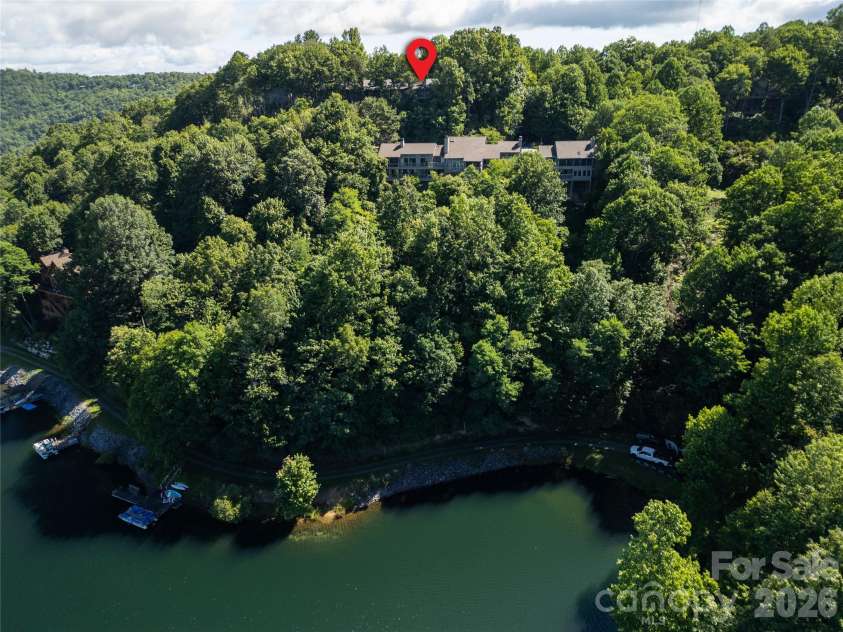 283 Tinequa Drive, Brevard, NC 28712.  MLS# CAR4369072, YatesRealty ID 26605. 