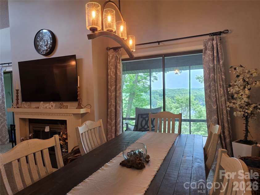 283 Tinequa Drive, Brevard, NC 28712.  MLS# CAR4369072, YatesRealty ID 26605. 