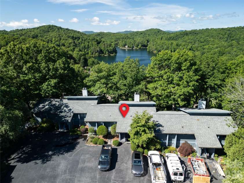 283 Tinequa Drive, Brevard, NC 28712.  MLS# CAR4369072, YatesRealty ID 26605. 