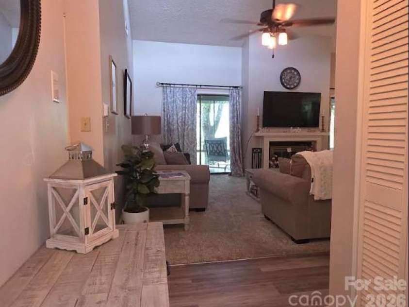 283 Tinequa Drive, Brevard, NC 28712.  MLS# CAR4369072, YatesRealty ID 26605. Entrance 