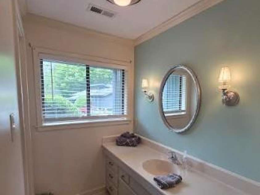 283 Tinequa Drive, Brevard, NC 28712.  MLS# CAR4369072, YatesRealty ID 26605. Primary Bathroom 